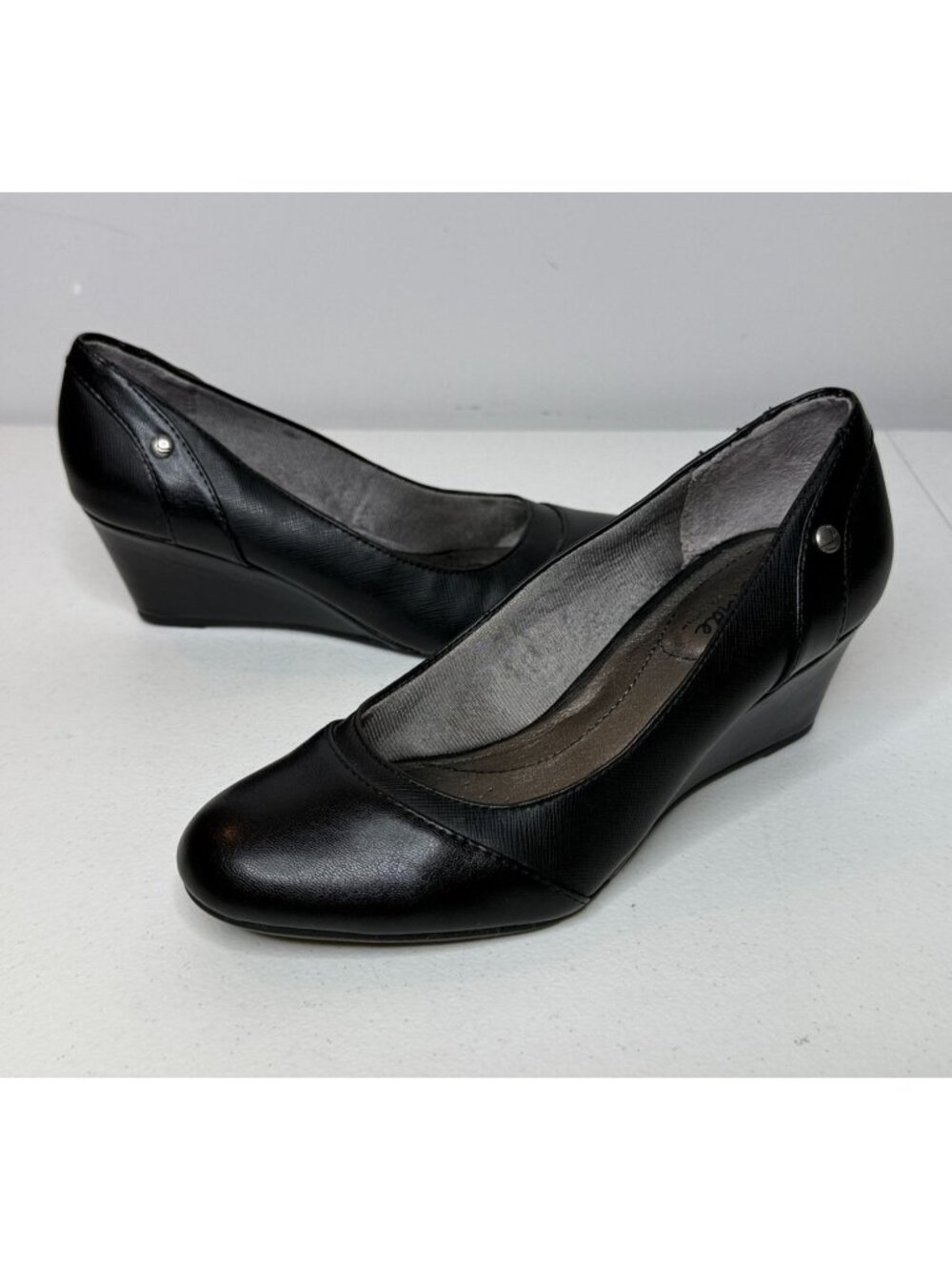 LifeStride Soft System Black Wedge Pumps Womens 7W Wide Comfort Flex Classic